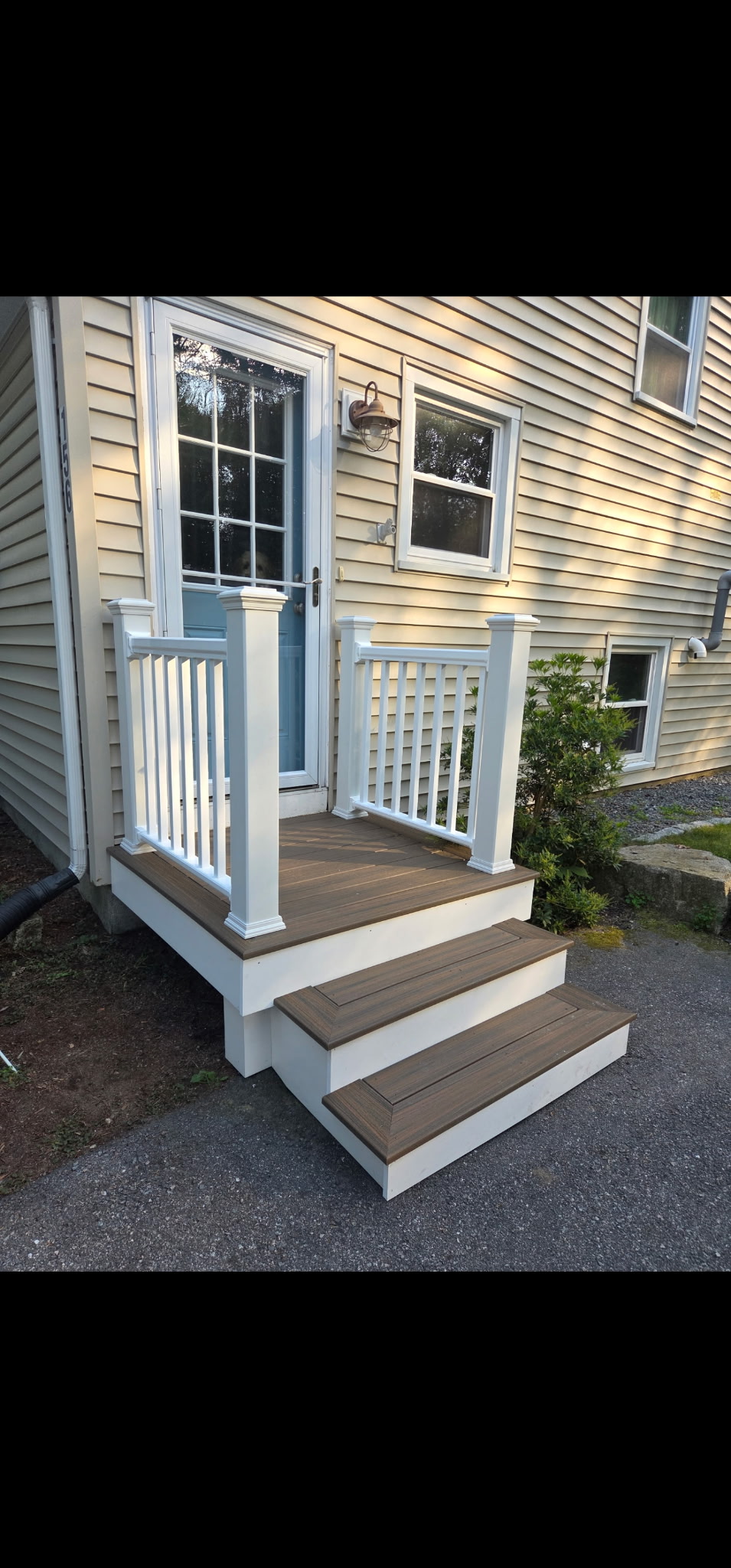 Entry porch with composite steps